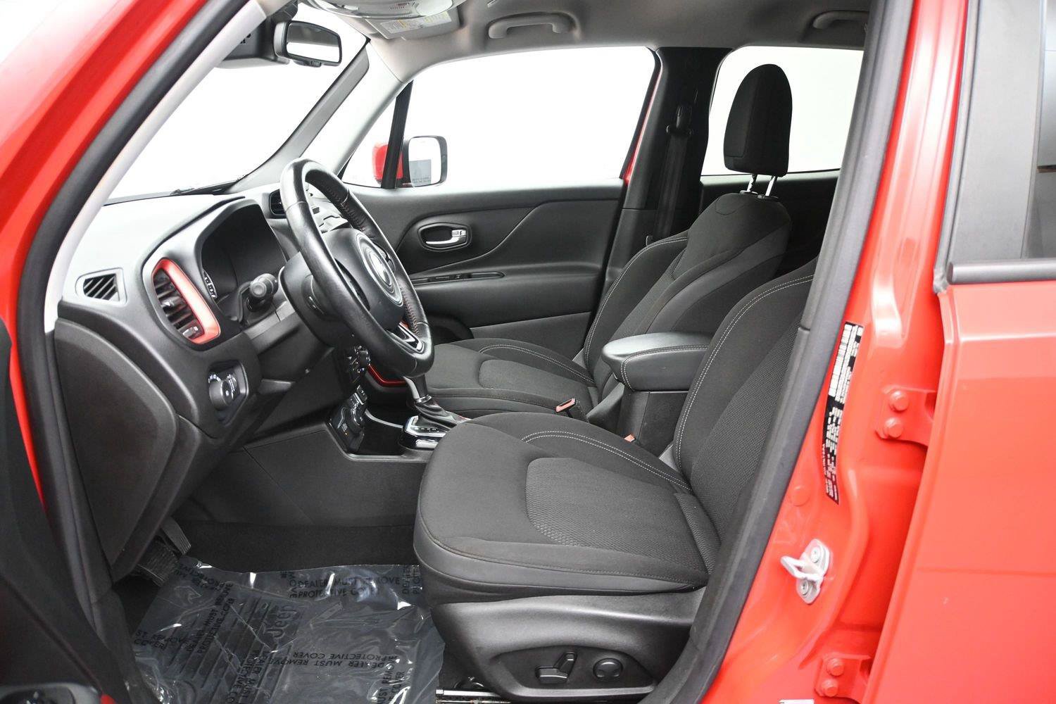 Used 2022 Jeep Renegade Latitude w/ Convenience Group AWD/4WD image 8