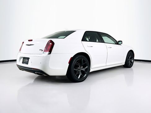 Used 2023 Chrysler 300 S RWD image 9
