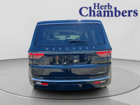 Used 2024 Jeep Wagoneer Series III w/ Premium Group I AWD/4WD image 11