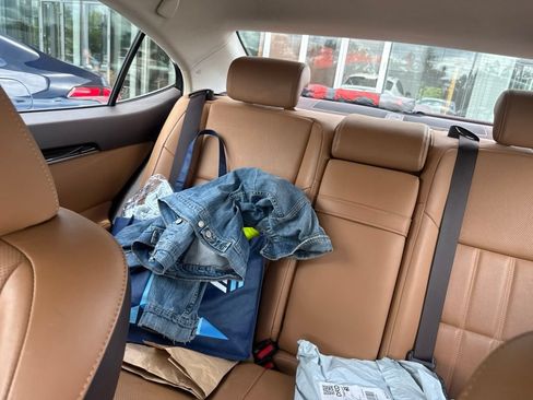 Used 2016 Lexus ES 350 FWD image 6