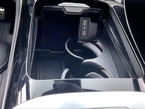 Certified 2025 Mercedes-Benz GLC 300 image 19
