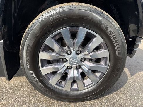 Used 2021 Toyota Tacoma Limited AWD/4WD image 30