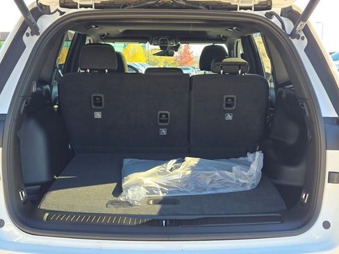 New 2025 Jeep Grand Cherokee Laredo X w/ Luxury Tech Group I AWD/4WD image 17