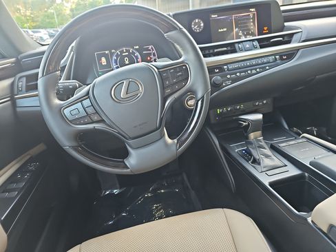 Used 2020 Lexus ES 350 w/ Premium Package FWD image 16