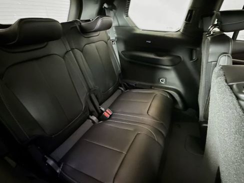 New 2025 Jeep Grand Cherokee L Limited image 27