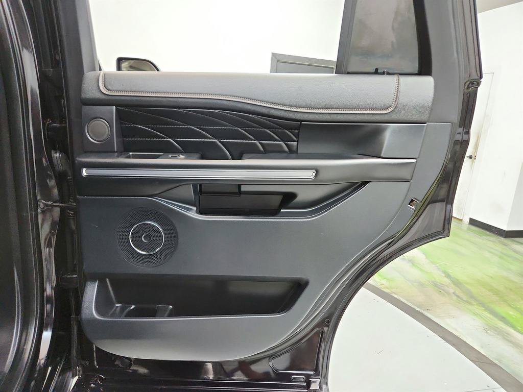 Used 2019 Ford Expedition Platinum AWD/4WD image 31