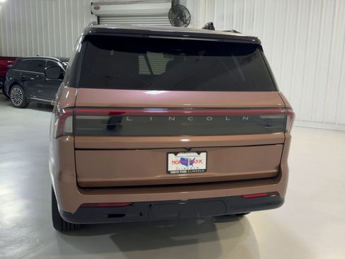 Used 2025 Lincoln Navigator Black Label AWD/4WD image 8