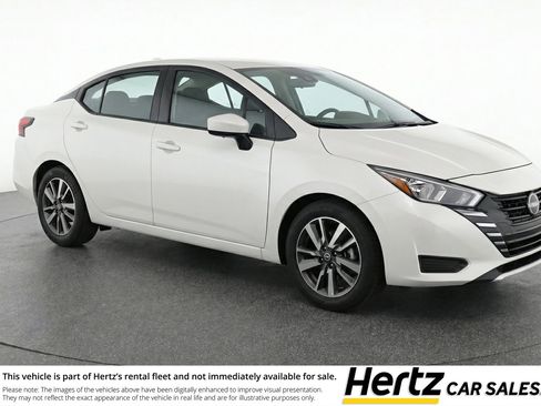 Used 2025 Nissan Versa SV image 1