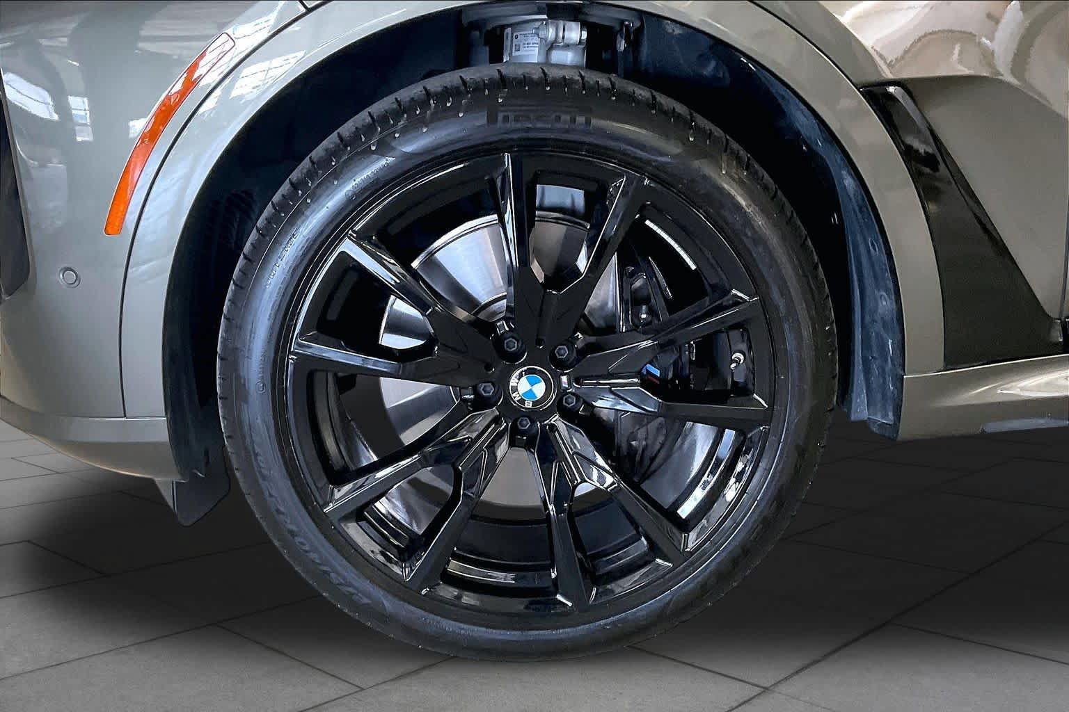 Used 2026 BMW X7 xDrive40i w/ Executive Package AWD/4WD image 10