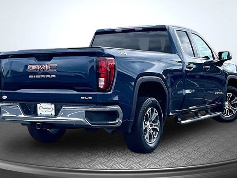 Used 2023 GMC Sierra 1500 SLE AWD/4WD image 2
