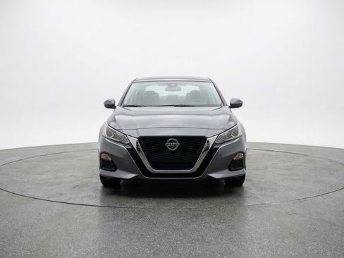 Used 2025 Nissan Altima 2.5 SV image 2