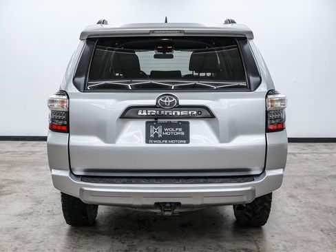 Used 2019 Toyota 4Runner TRD Off-Road image 6
