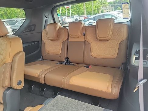 Used 2025 Nissan Armada Platinum Reserve image 28