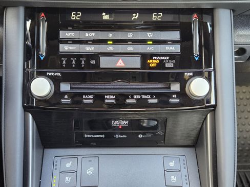 Used 2023 Lexus IS 500 image 29