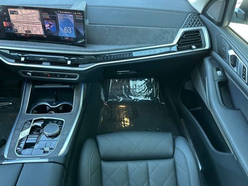 Used 2023 BMW X7 xDrive40i w/ Premium Package image 27