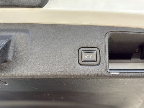 Used 2018 GMC Terrain SLE w/ Driver Convenience Package image 19