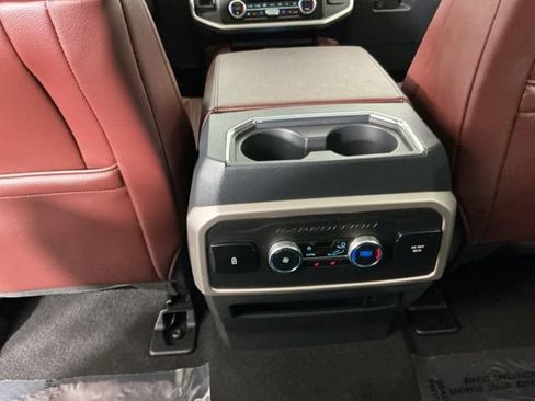 Used 2024 Ford Expedition Limited AWD/4WD image 22
