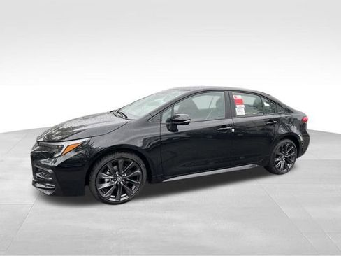 Used 2026 Toyota Corolla SE FWD image 1