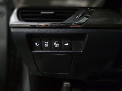 Used 2018 Toyota Avalon XLE Premium image 28