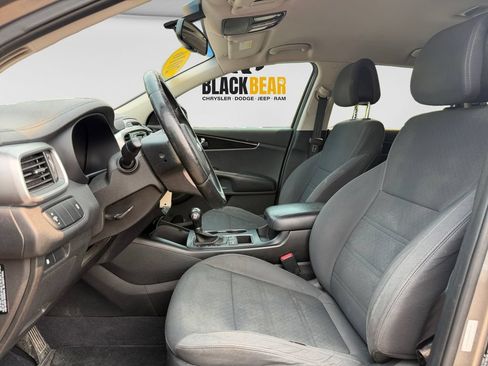 Used 2016 Kia Sorento FWD w/ LX Convenience Package image 18