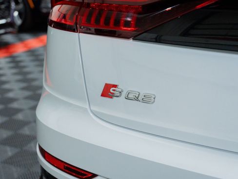 Used 2023 Audi SQ8 Prestige w/ Prestige Package AWD/4WD image 9