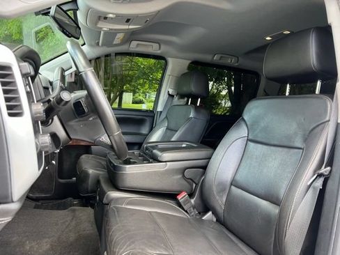 Used 2018 GMC Sierra 2500 SLT w/ Duramax Plus Package AWD/4WD image 12