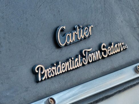 Used 2003 Lincoln Town Car Cartier image 7