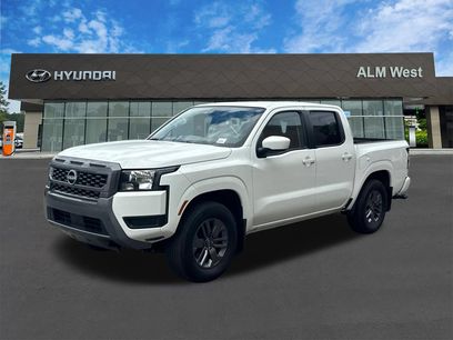 Used 2025 Nissan Frontier SV w/ Tow Package