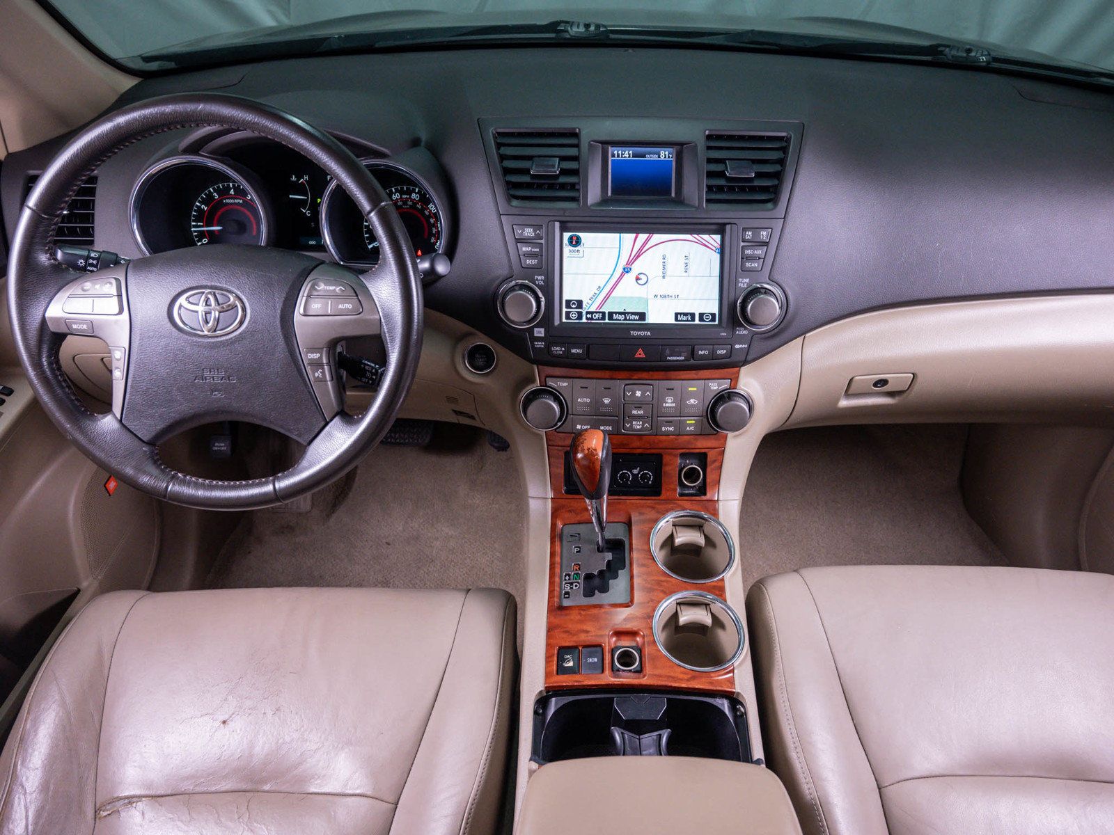 Used 2010 Toyota Highlander Limited w/ Extra Value Pkg 8 AWD/4WD image 17