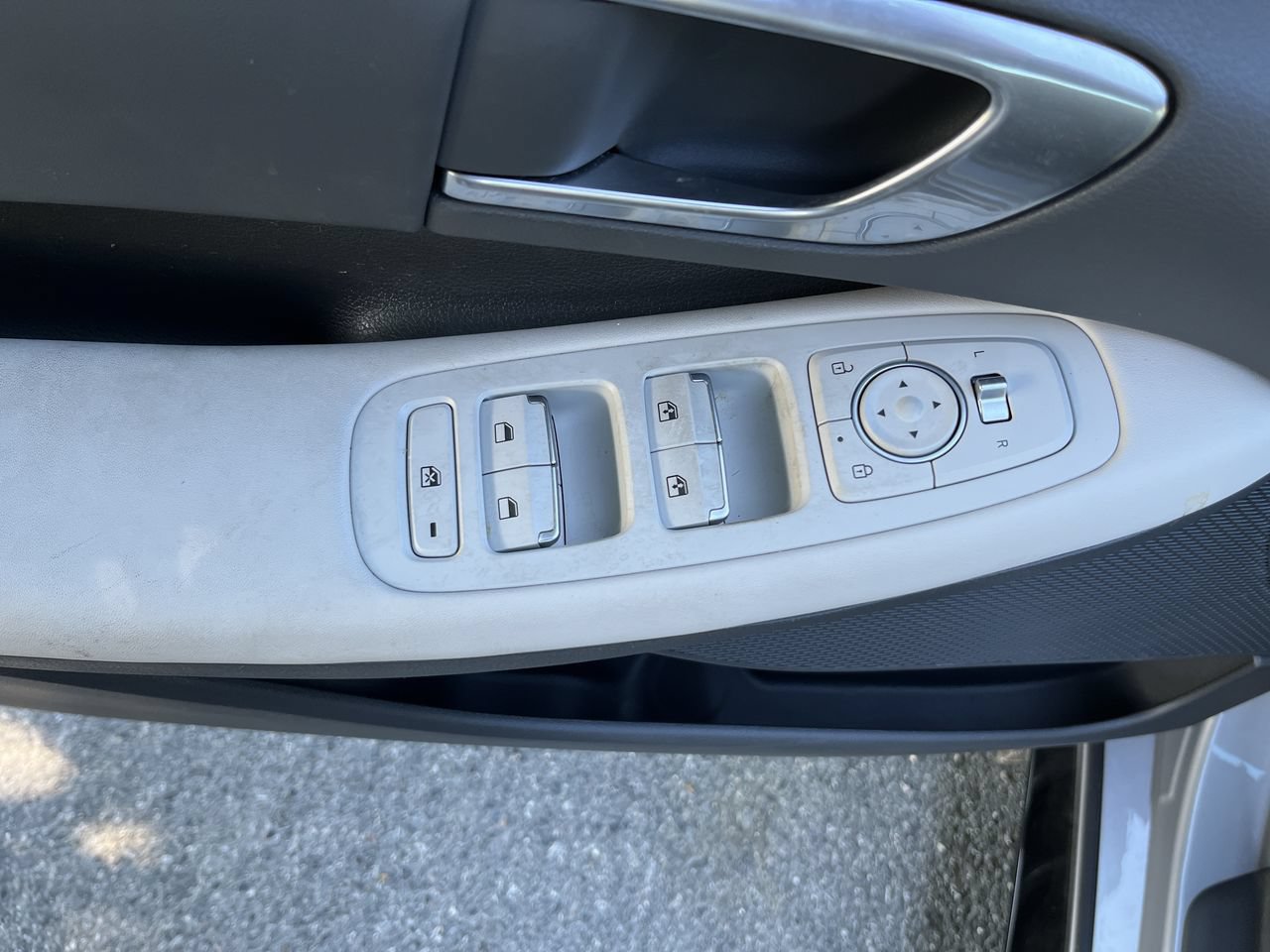 Used 2023 Hyundai Sonata SEL FWD image 3
