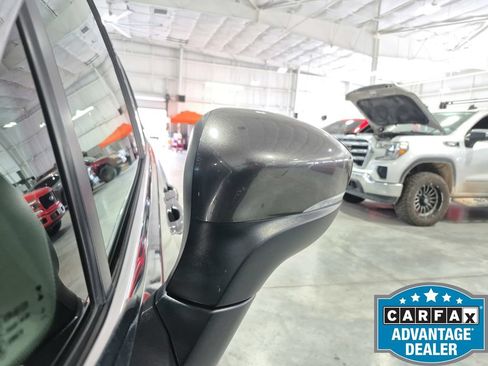 Used 2023 Chrysler Pacifica Touring-L FWD image 16
