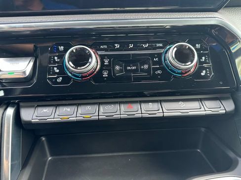 Used 2026 GMC Sierra 1500 Denali w/ Technology Package AWD/4WD image 18
