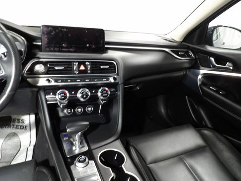 Used 2023 Genesis G70 2.0T AWD/4WD image 16