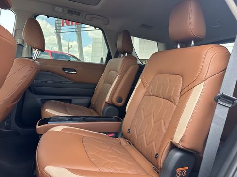 New 2026 Nissan Pathfinder Platinum AWD/4WD image 15