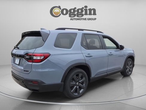 New 2026 Honda Pilot Sport image 5