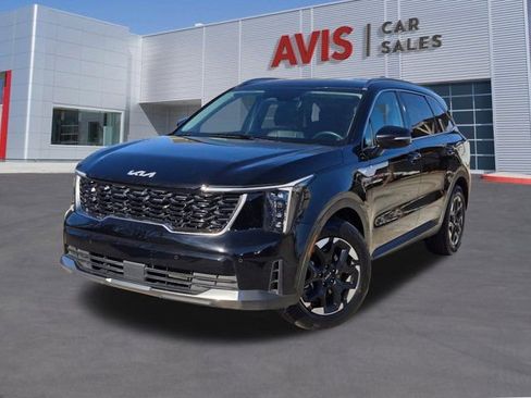 Used 2024 Kia Sorento S image 1
