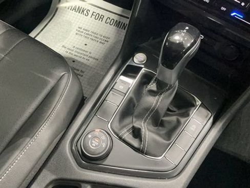 Certified 2024 Volkswagen Tiguan SE AWD/4WD image 18