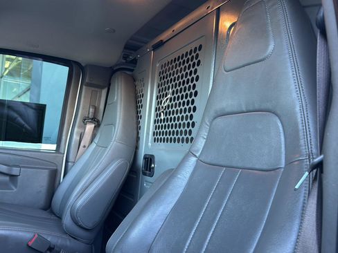 Used 2022 Chevrolet Express 2500 w/ Driver Convenience Package image 17