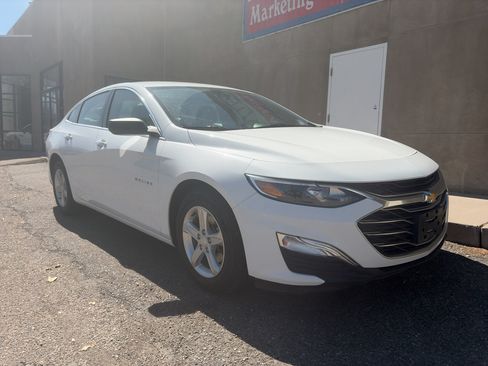 Used 2019 Chevrolet Malibu LS FWD image 3