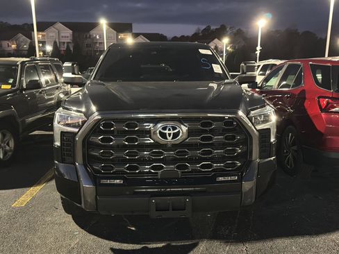 Used 2022 Toyota Tundra Platinum image 3