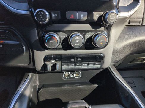 Used 2021 RAM 2500 Big Horn w/ Level 1 Equipment Group AWD/4WD image 18