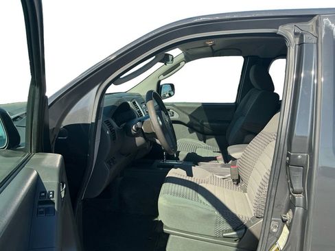 Used 2010 Nissan Frontier SE w/ SE Value Truck Pkg image 14