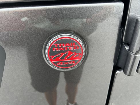 Used 2026 Jeep Gladiator Rubicon AWD/4WD image 8