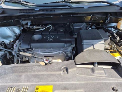 Used 2018 Toyota Highlander LE FWD image 19