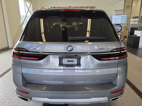 Used 2025 BMW X7 xDrive40i AWD/4WD image 6