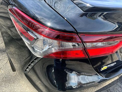Used 2022 Toyota Camry SE image 32