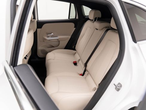 Certified 2025 Mercedes-Benz GLA 250 4MATIC image 16