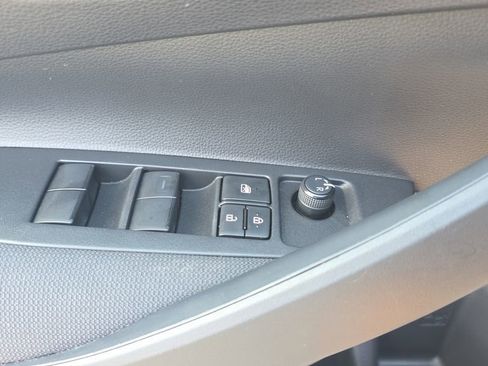 Used 2025 Toyota Corolla LE image 24