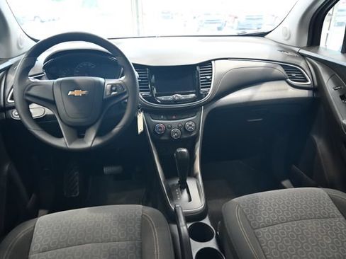 Used 2020 Chevrolet Trax LS AWD/4WD image 12
