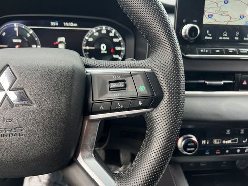 Used 2023 Mitsubishi Outlander SEL image 30